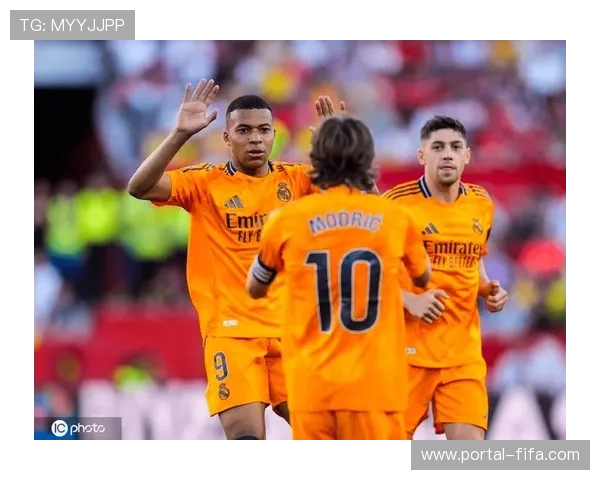 皇家马德里2-0战胜十人塞维利亚，贝林厄姆头球破僵姆巴佩点射锁定胜局